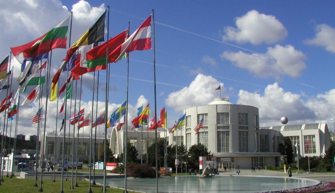 Targi Brneńskie Czechy flagi